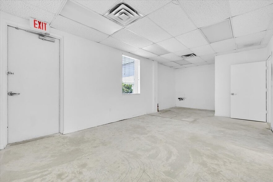 More Photos Of 3300 Tamiami Trl, Port Charlotte Medical For Sale