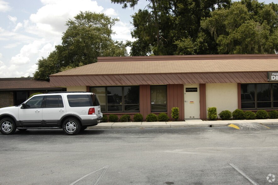 More Photos Of 215-225 Imperial Blvd, Lakeland Medical For Lease