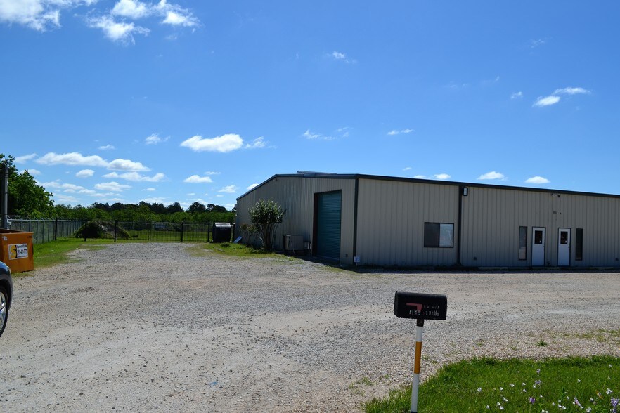 More Photos Of 7020 FM 3180 Rd, Baytown Distribution For Sale