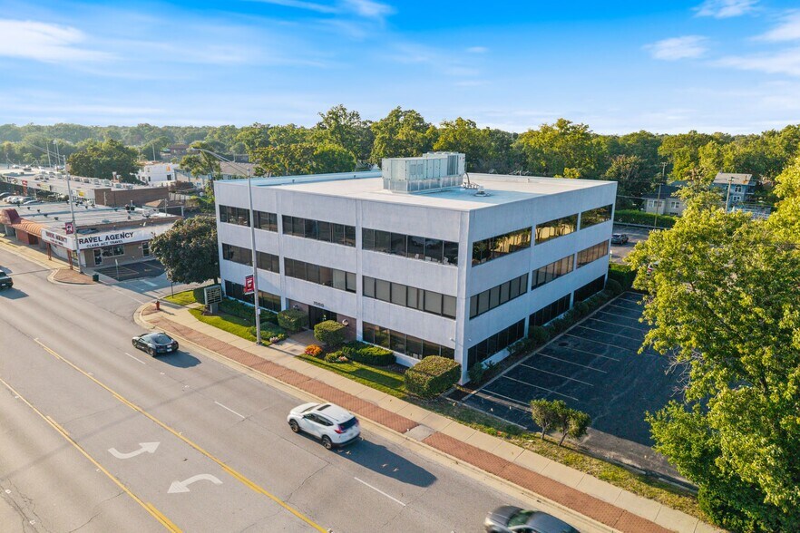 More Photos Of 7000 W 111th St, Worth Medical For Sale