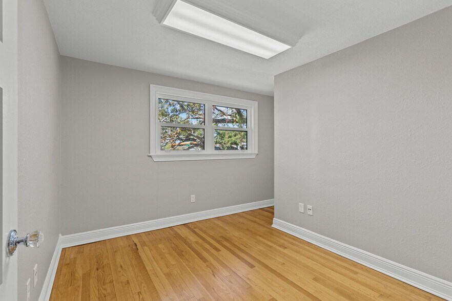 More Photos Of 1122 Omaha St, Palm Harbor Office Residential For Sale