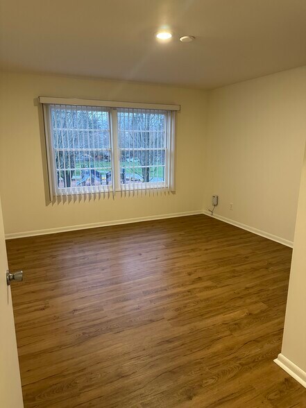 More Photos Of 2816 NE Halsey St, Portland Storefront Retail Residential For Sale