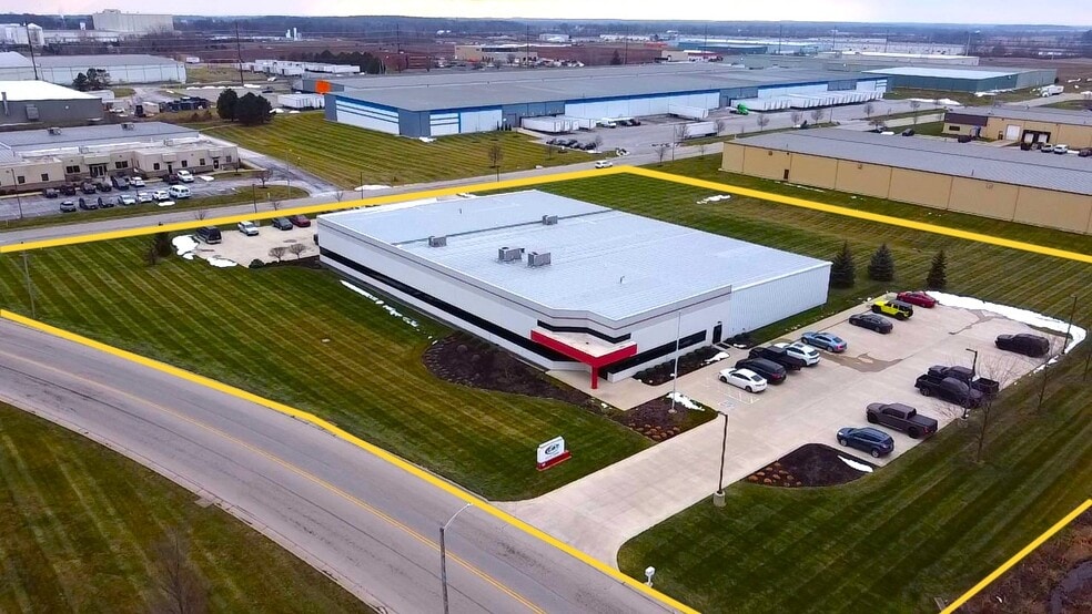 More Photos Of 301 Stolle Ave, Sidney Flex For Sale