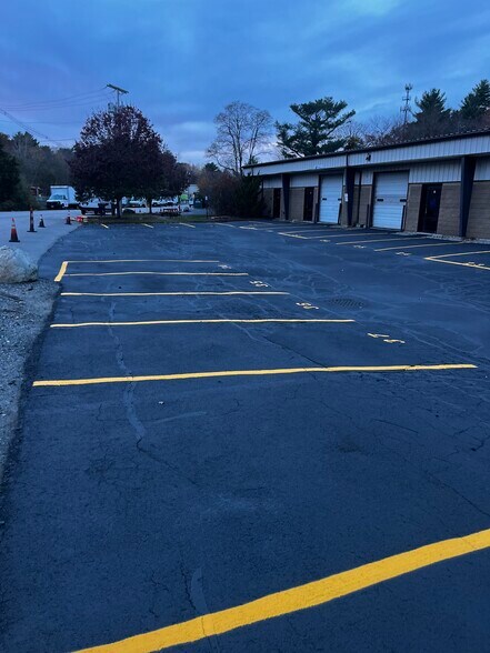 More Photos Of 110 Elm St, Bridgewater Warehouse For Lease