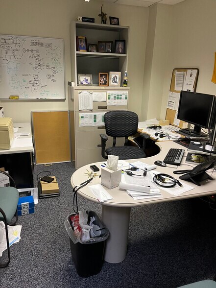 More Photos Of 3200 Kanawha Tpke, South Charleston Office For Lease