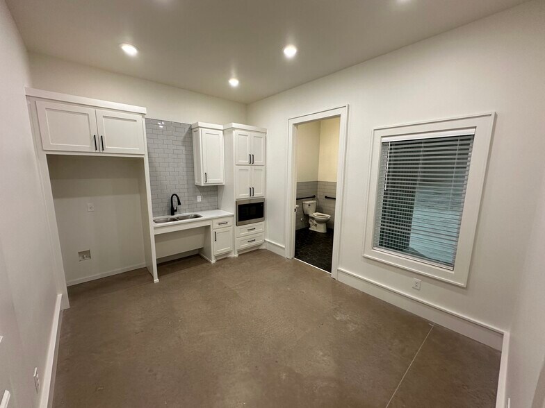 More Photos Of 9010 County Road 6820, Lubbock Industrial For Lease