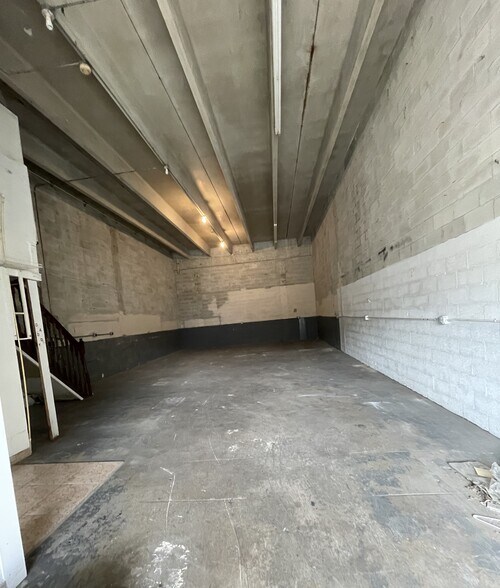 More Photos Of 8012-8076 W 21st Ave, Hialeah Warehouse For Sale