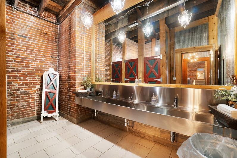 More Photos Of 108 Busch Ave, Washington Freestanding For Sale