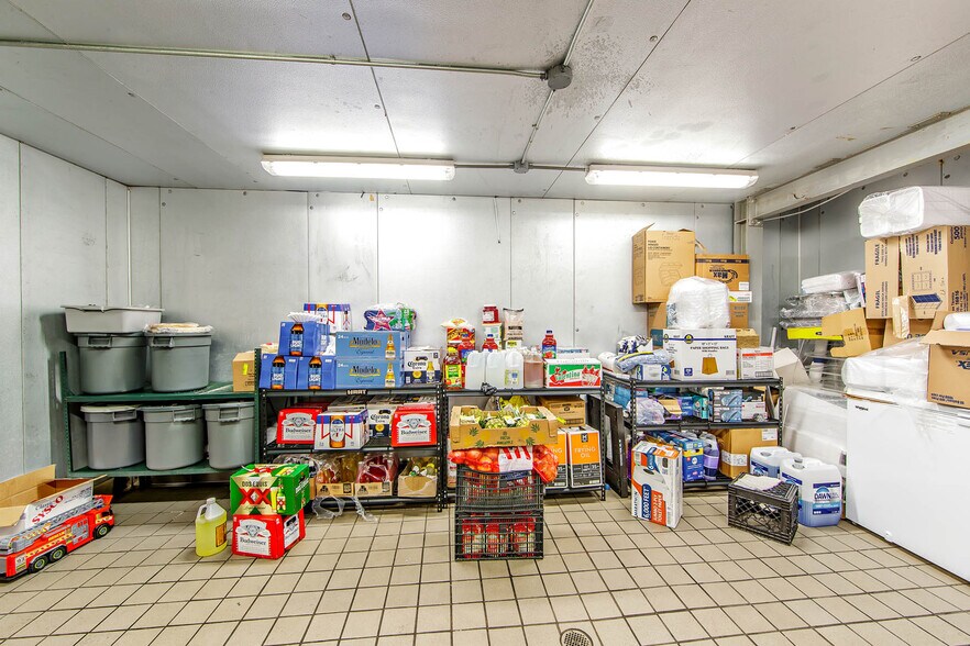 More Photos Of 1655 Saint Mary St, Thibodaux Flex For Sale