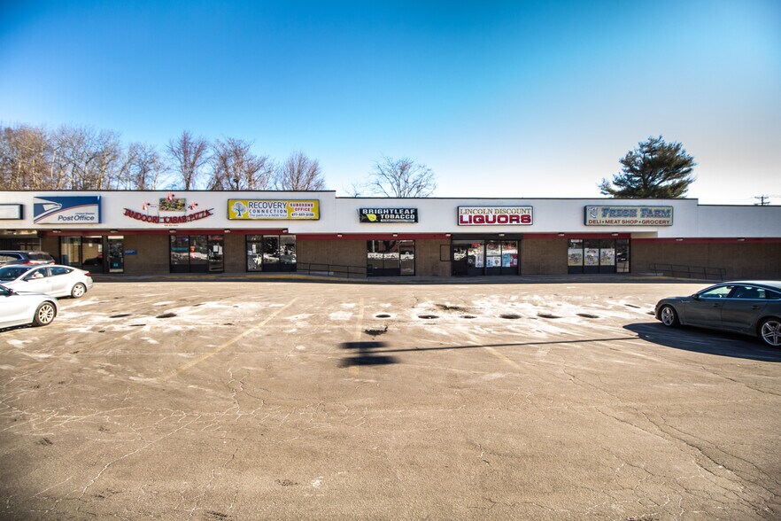 More Photos Of 560 Lincoln St, Worcester General Retail For Lease