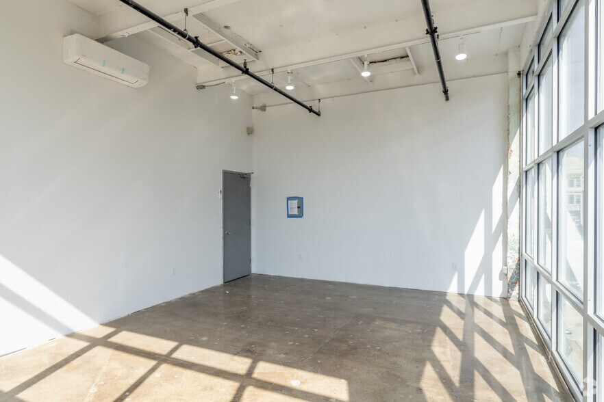 More Photos Of 4322 36th St, Long Island City Office For Lease