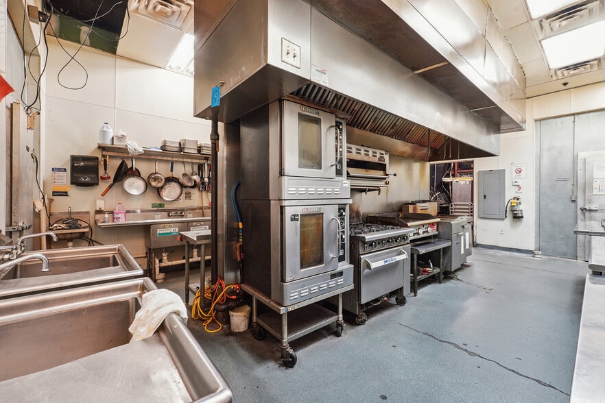 More Photos Of 4730 Frontage Rd, Forest Park Bar For Sale