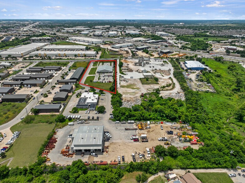 More Photos Of 2300 Picadilly Dr, Round Rock Office For Lease