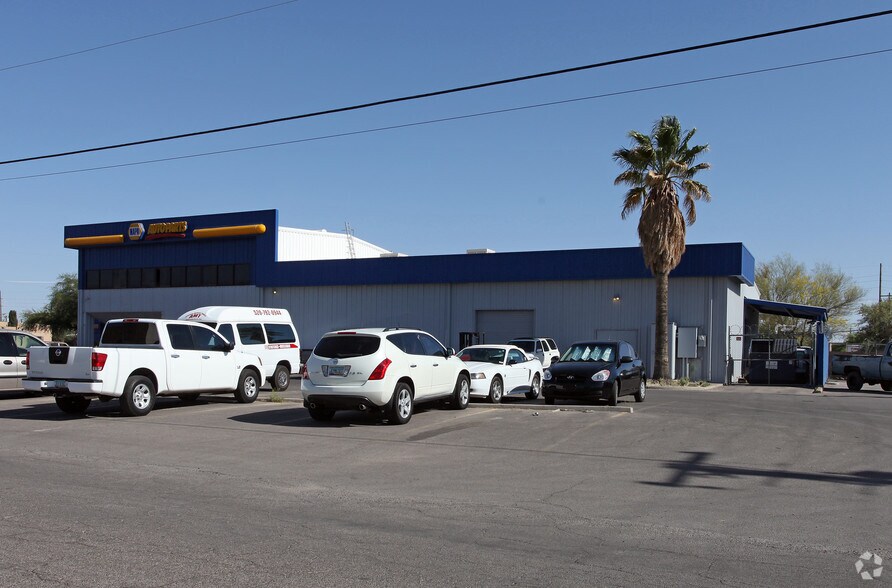 More Photos Of 880 E 20th St, Tucson Service For Lease