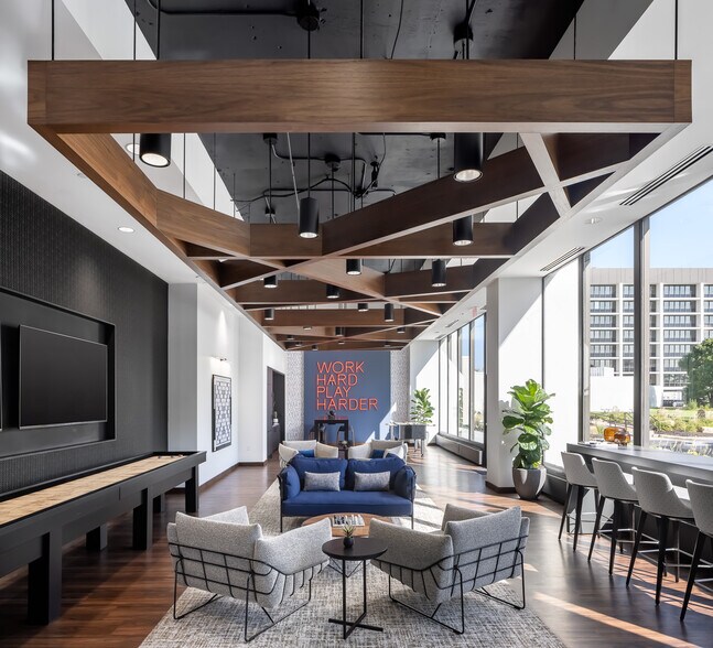 More Photos Of 600 Highway 169 S, Saint Louis Park Office For Lease