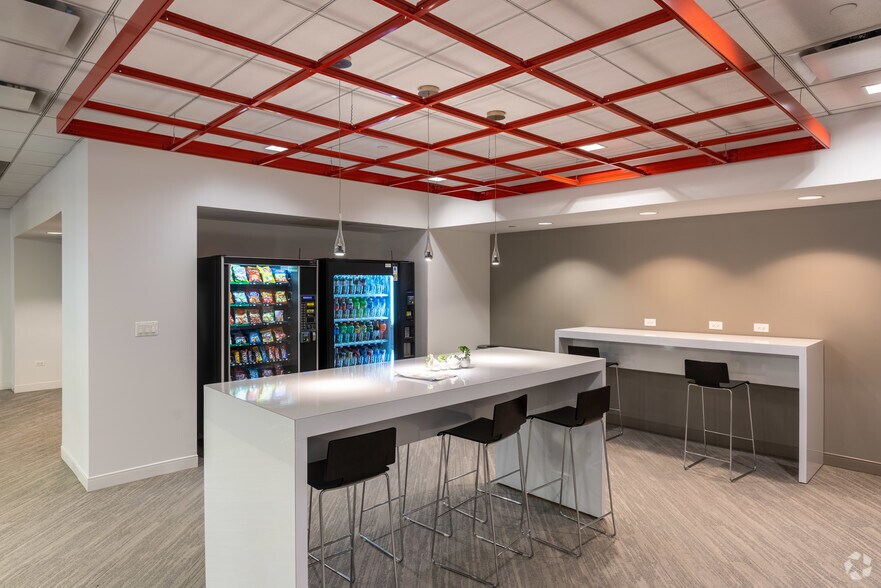 More Photos Of 20 N Martingale Rd, Schaumburg Office For Lease