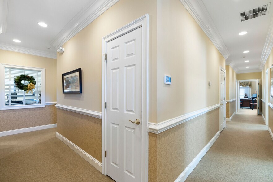 More Photos Of 1300 E Main St, Cartersville Medical For Sale