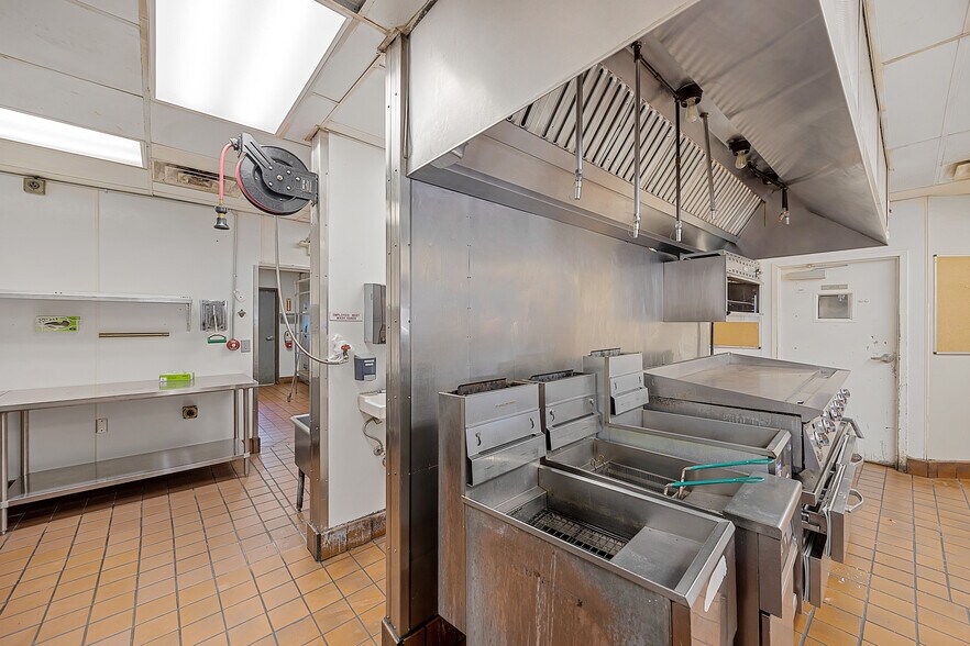 More Photos Of 71 Carriage House Dr, Jackson Restaurant For Sale