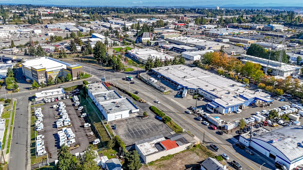 More Photos Of 3838 S Warner St, Tacoma Flex For Lease