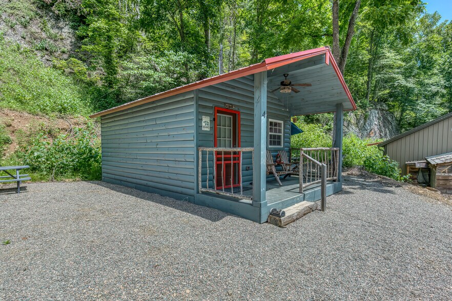 More Photos Of 5340 US-321, Butler Specialty For Sale