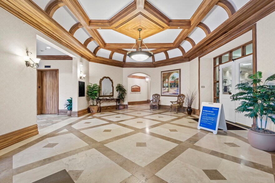 More Photos Of 1185 Immokalee Rd, Naples Office For Lease