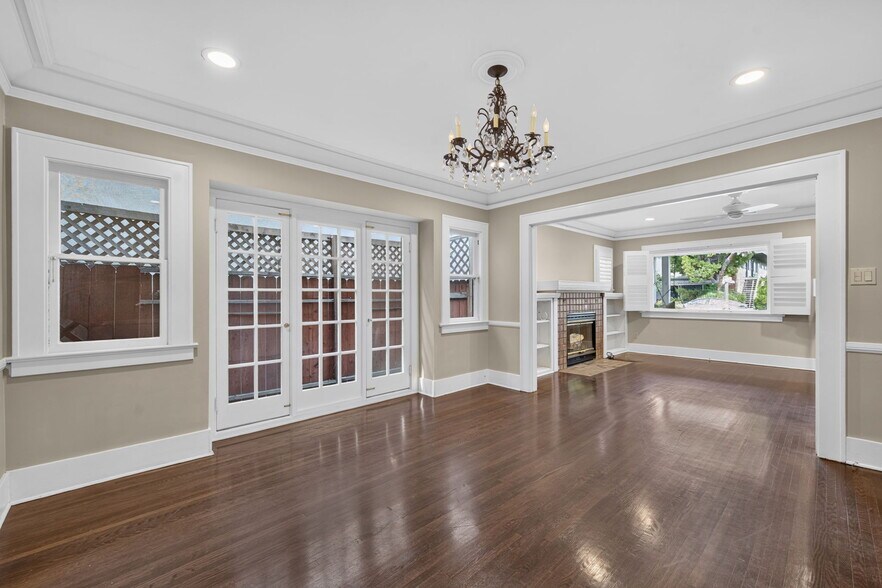 More Photos Of 119 S Adams St, Glendale Multifamily For Sale