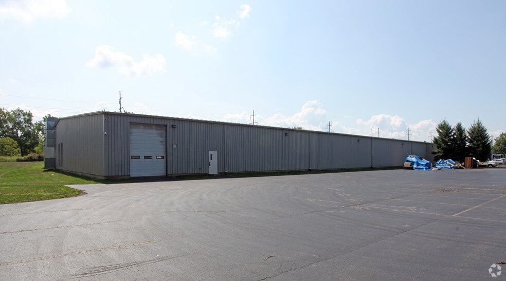 More Photos Of 85 Innsbruck Dr, Cheektowaga Distribution For Lease