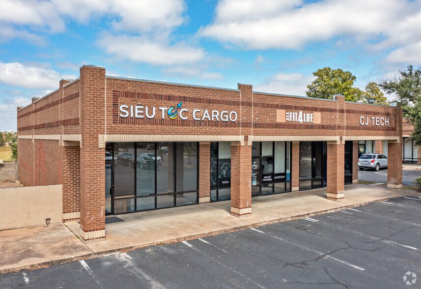 Primary Photo Of 1006 Yager Ln, Austin Storefront For Lease