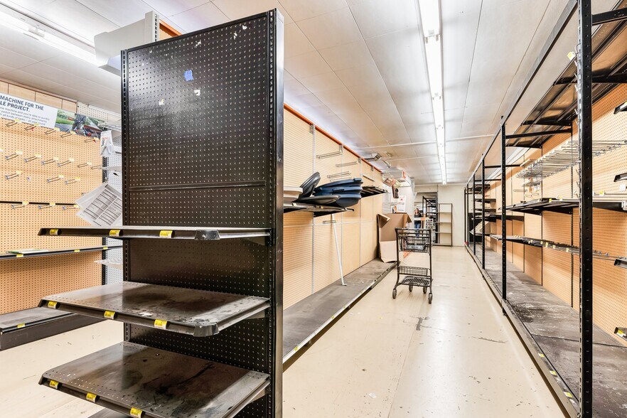 More Photos Of 1630 E Main St, Canon City General Retail For Sale