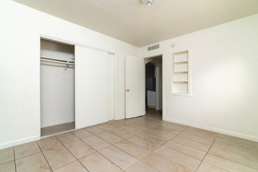 More Photos Of 525 N 32nd St, Phoenix Apartments For Sale