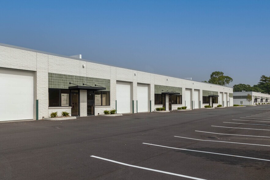 More Photos Of 104 Lake Ave S, Nesconset Industrial For Lease