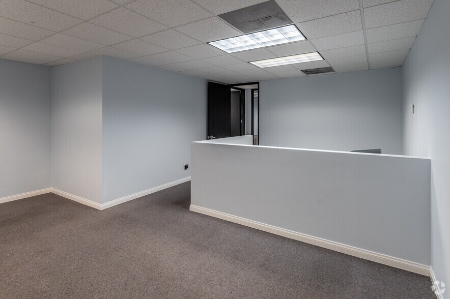 More Photos Of 2020 N Broadway, Santa Ana Office For Sale