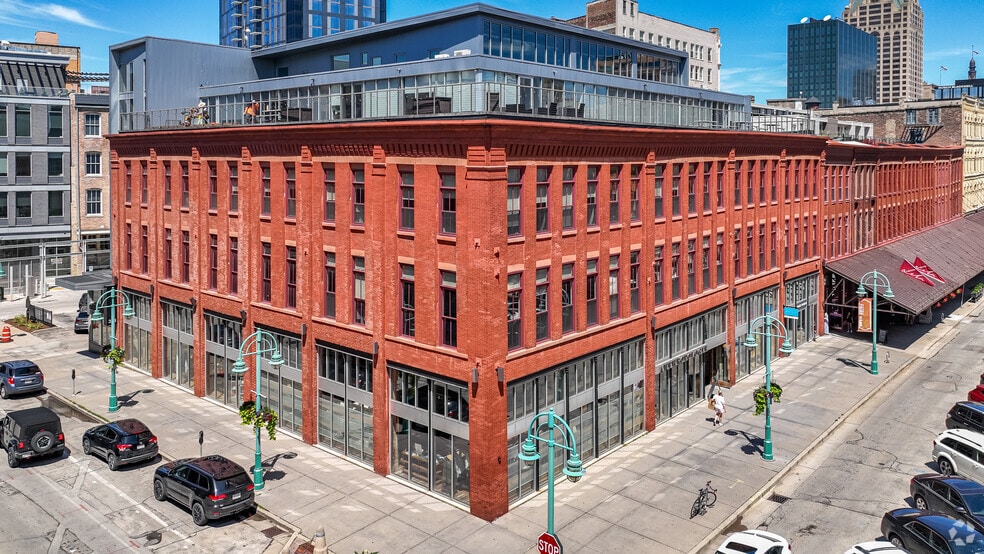 More Photos Of 301-315 N Broadway, Milwaukee Office For Lease