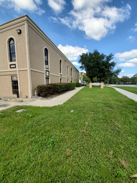 More Photos Of 1225 Bennett Dr, Longwood Unknown For Lease