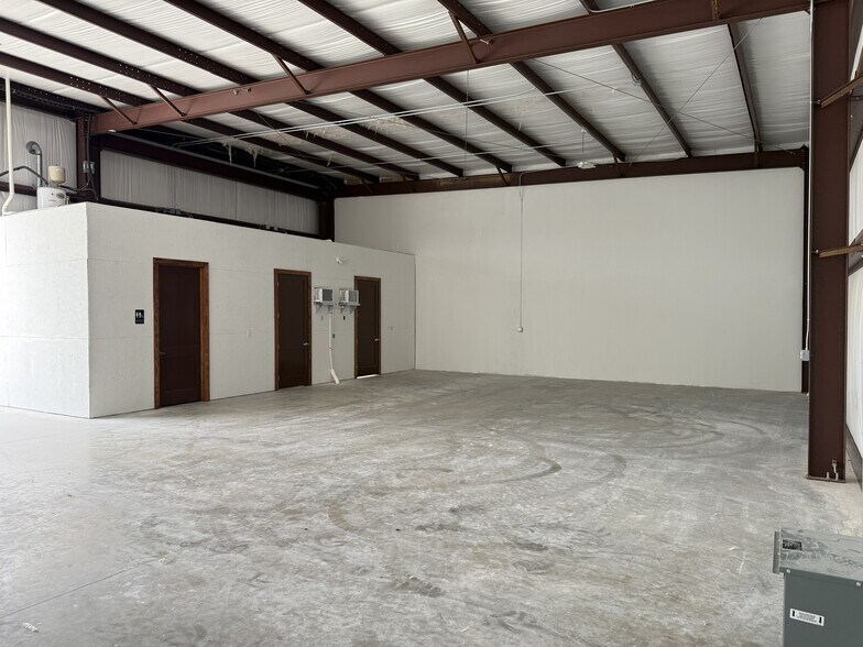 More Photos Of 880 Blasingame Road, Hempstead Industrial For Lease