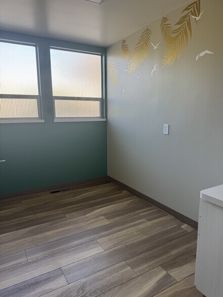 More Photos Of 80 Arch St, Redwood City Medical For Sale