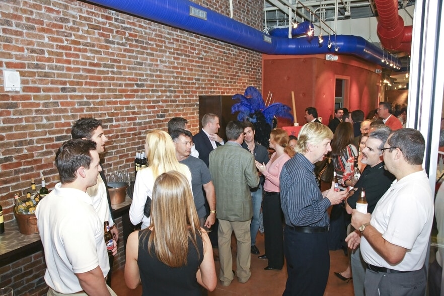 More Photos Of 142 W Platt St, Tampa Office Residential For Lease