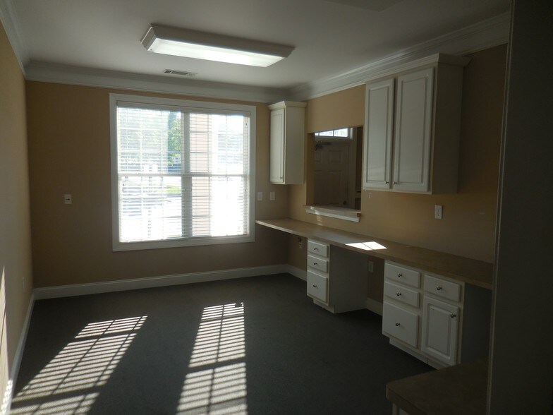 More Photos Of 3105 Creekside Village Dr, Kennesaw Office For Sale