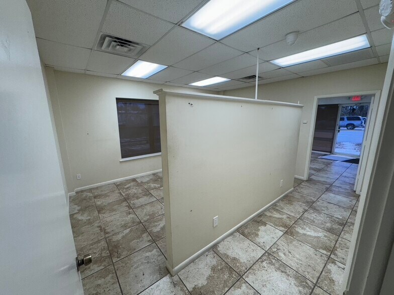 More Photos Of 1161 Sun Century Rd, Naples Warehouse For Lease