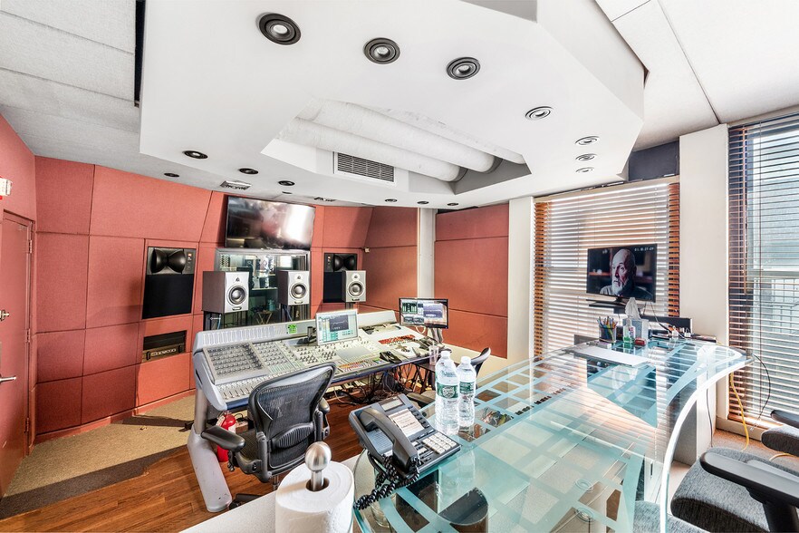 More Photos Of 2 W 46th St, New York Medical For Lease