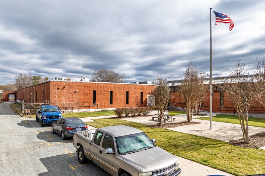 Primary Photo Of 67 Biesecker Rd, Lexington Manufacturing For Sale