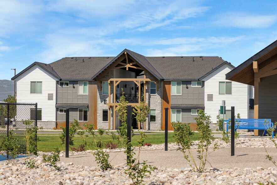 More Photos Of 201 E Ross Ave, Driggs Multifamily For Sale