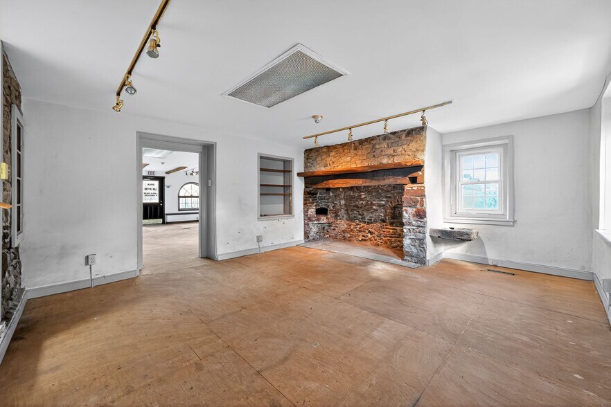 More Photos Of 793 Penns Park Rd, Newtown Office For Lease