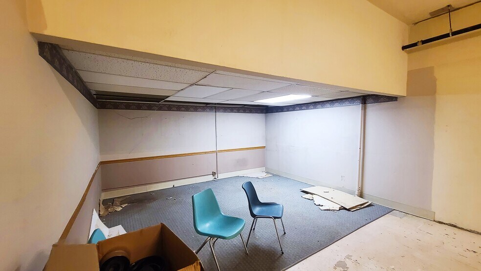 More Photos Of 710 W 8th St, Fort Scott Office For Sale