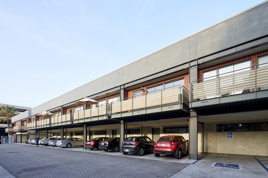 More Photos Of 1046 Princeton Dr, Venice Office For Sale