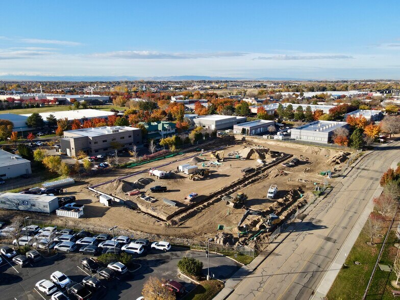 More Photos Of 425 E Watertower Ln, Meridian Flex For Lease