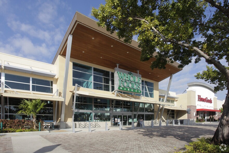 More Photos Of 2411-2431 N Federal Hwy, Pompano Beach Freestanding For Lease