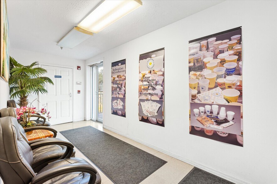 More Photos Of 1103 Thomas Ave, Leesburg Warehouse For Lease