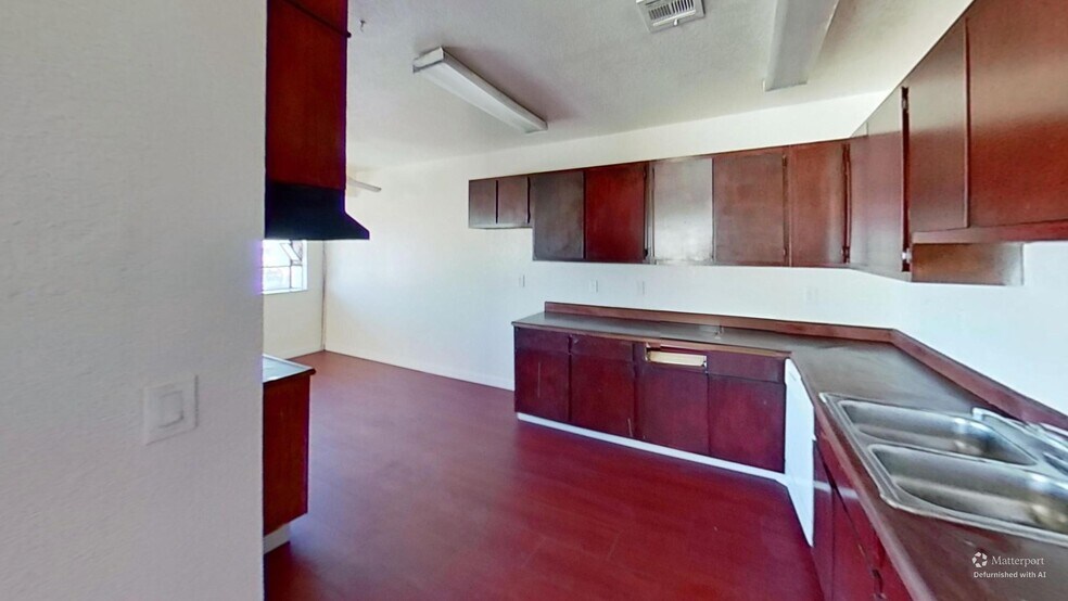 More Photos Of 1932 Lirio Way, Las Vegas Apartments For Sale