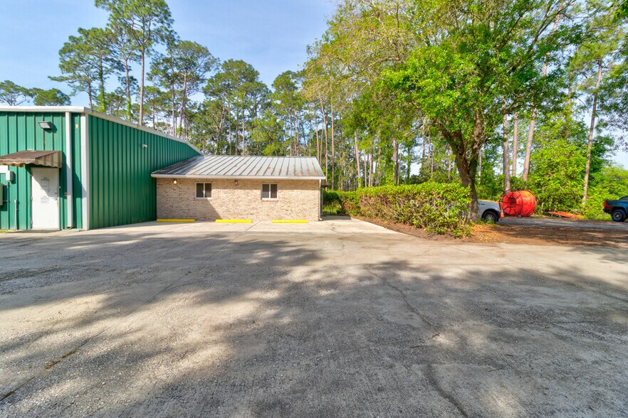 More Photos Of 3701 W International Speedway Blvd, Daytona Beach Light Distribution For Lease